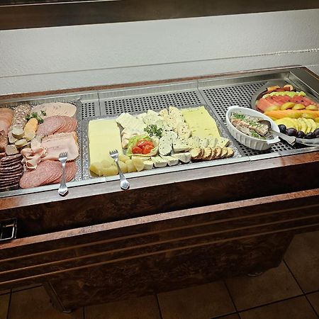 האסלפלדה Hotel Zur Krone מראה חיצוני תמונה