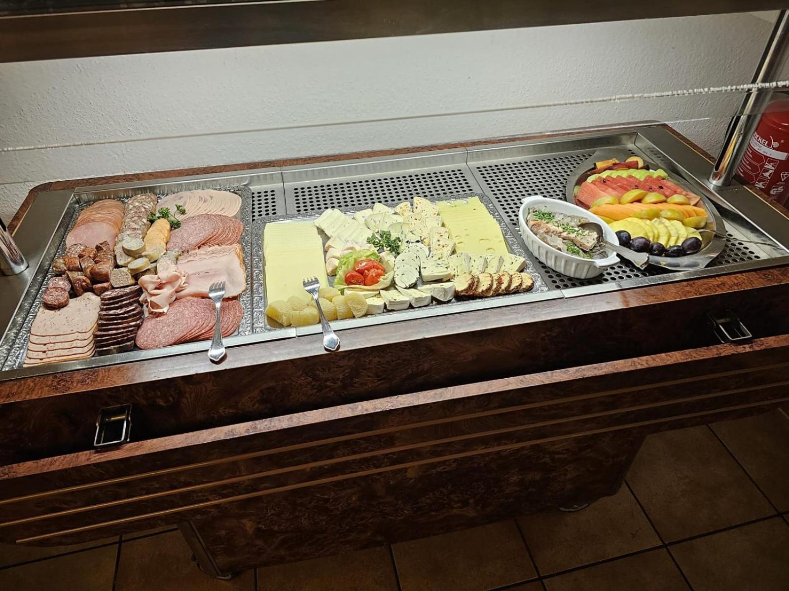 האסלפלדה Hotel Zur Krone מראה חיצוני תמונה