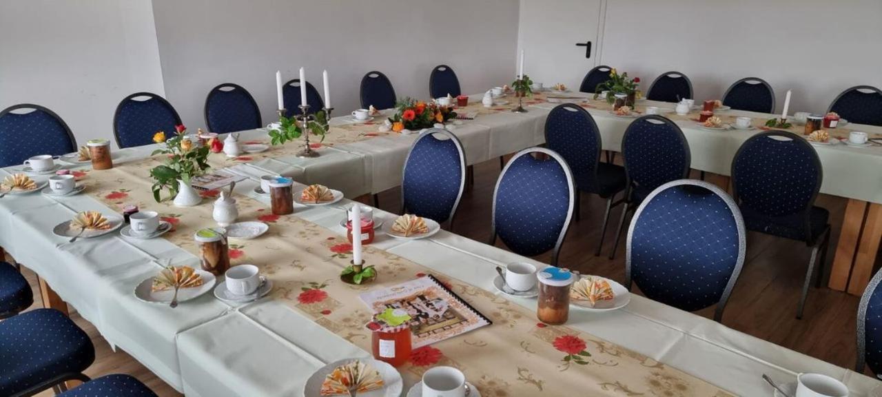 האסלפלדה Hotel Zur Krone מראה חיצוני תמונה