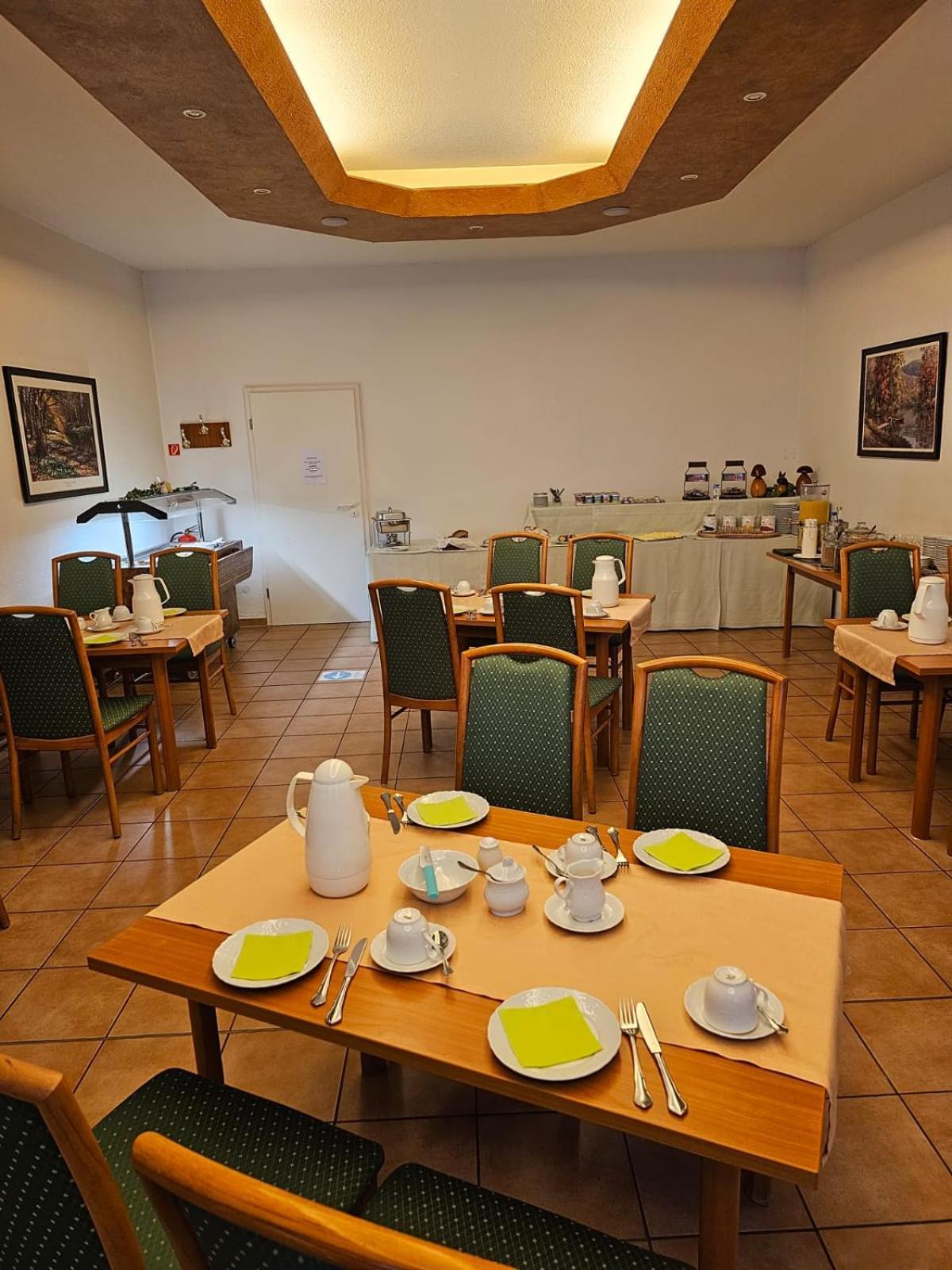 האסלפלדה Hotel Zur Krone מראה חיצוני תמונה